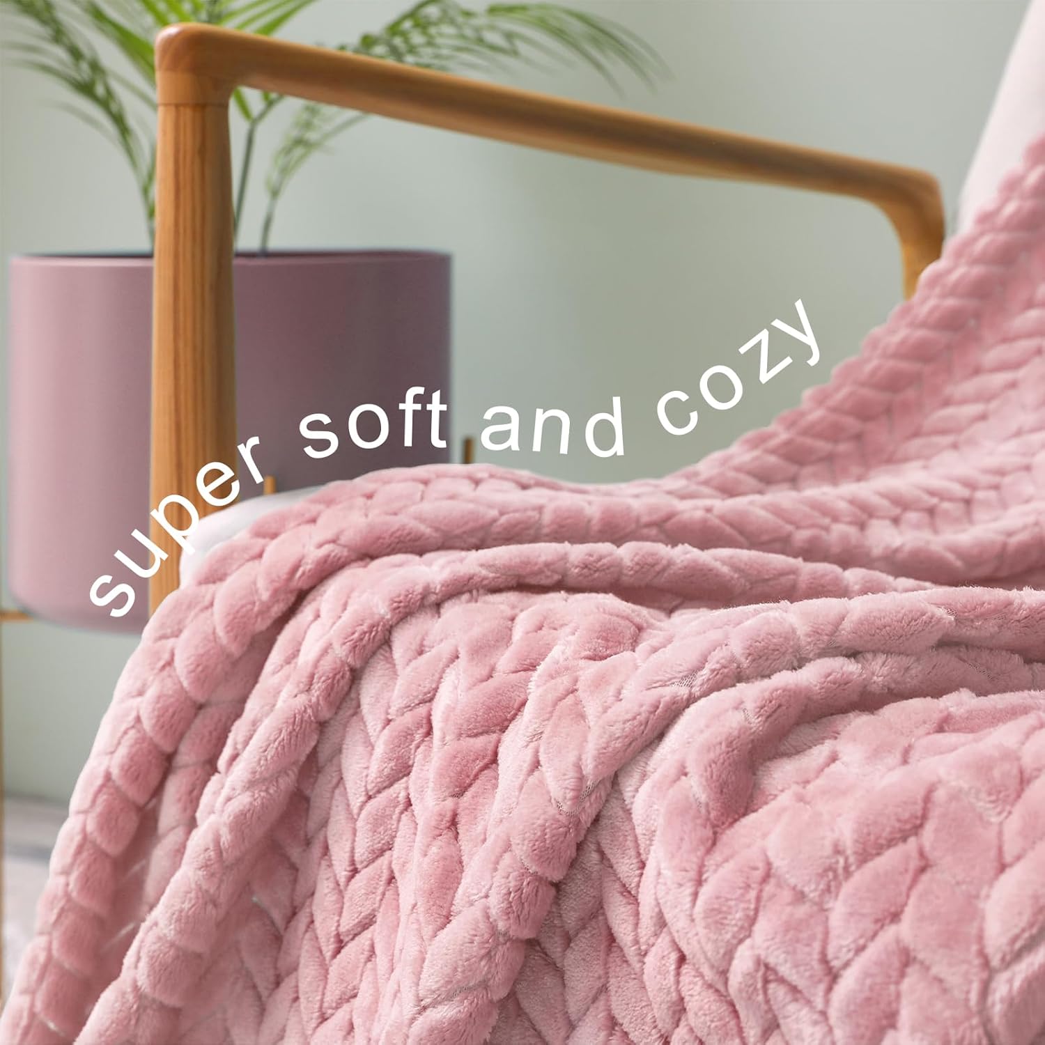 Exclusivo Mezcla Fleece Queen Size Blanket for Bed, 90x90 Inches Soft Cozy Jacquard Flannel Blankets, Lightweight Fuzzy Plush for Women, Pink