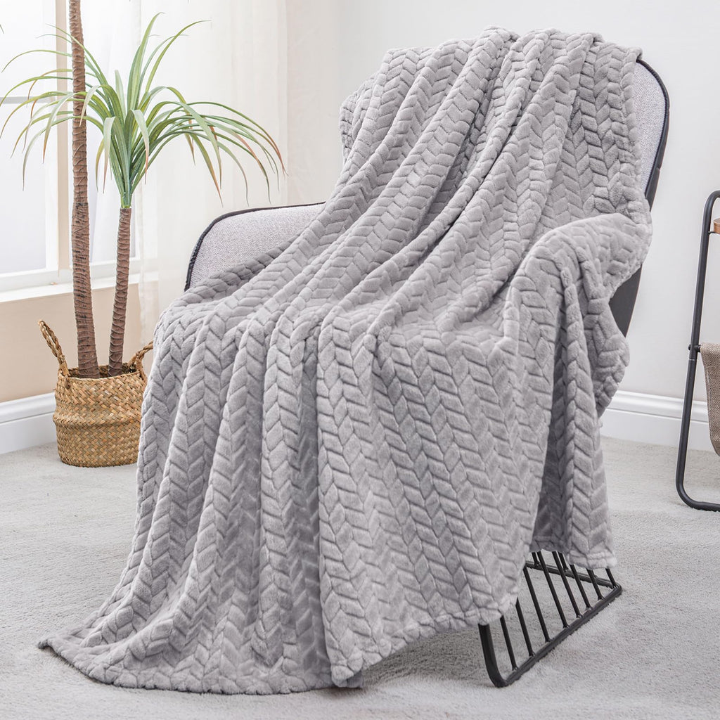 Exclusivo Mezcla Fleece Queen Size Blanket for Bed, 90x90 Inches Soft Cozy Jacquard Flannel Blankets, Lightweight Fuzzy Plush for Women, Pink