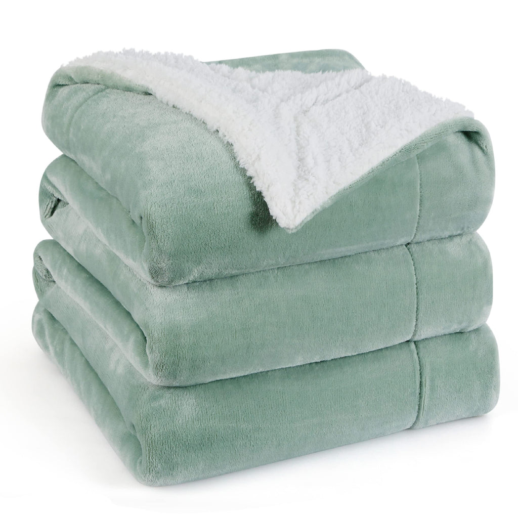 Bedsure GentleSoft Sherpa Fleece Queen Blankets for Bed, Non-Heated, Thick and Warm Throw for Women and Men, Soft Fuzzy Plush Queen Blanket for Winter, Grey, 90x90 Inches