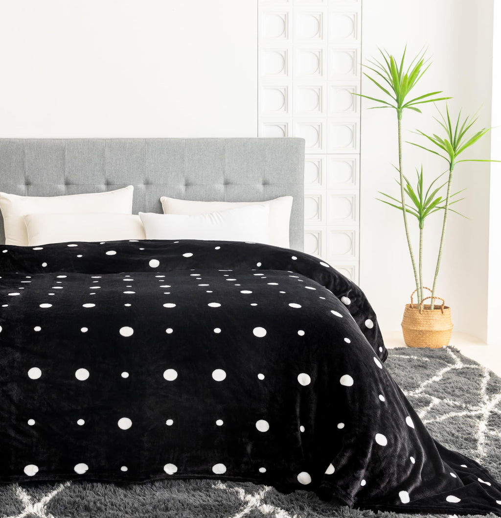 COOVA Oversized King Fleece Blanket 120x120 inches, Soft Cozy Warm Giant Extra Large 10'x10' Blanket for Bed, Sofa, Couch,Travel, Camping, California Huge Flannel Big Throw Blanket, Dark Grey